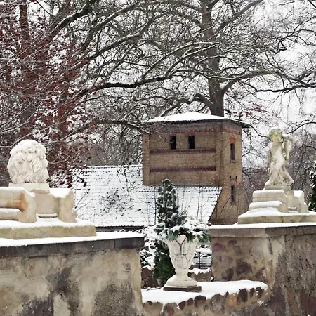 Affittacamere Event- Kultur & Kunst Schloss Neuenhagen Uebernachten Im Denkmal 3*