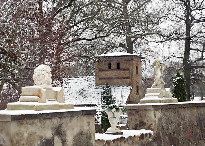 Guest house Event- Kultur & Kunst Schloss Neuenhagen Uebernachten Im Denkmal 3*