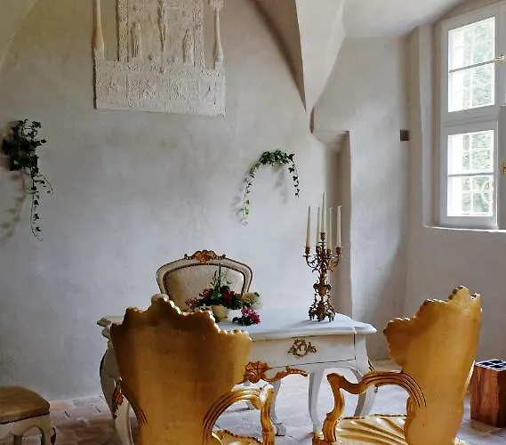 Guest house Event- Kultur & Kunst Schloss Neuenhagen Uebernachten Im Denkmal 3*